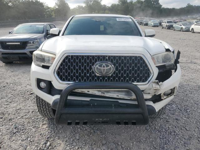 3TMAZ5CN0JM057179 - 2018 TOYOTA TACOMA DOUBLE CAB WHITE photo 5