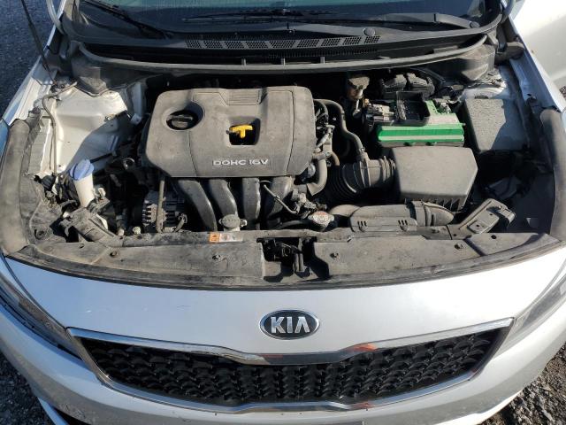 3KPFL4A77HE020401 - 2017 KIA FORTE LX SILVER photo 11