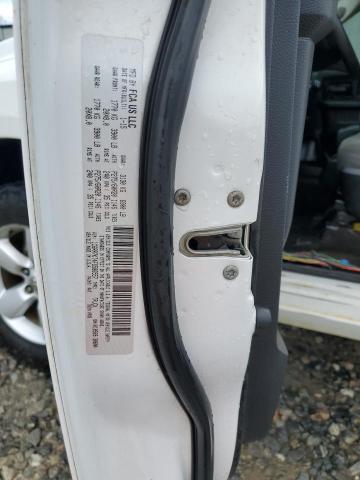 1C6RR7KT4FS586557 - 2015 RAM 1500 ST WHITE photo 12