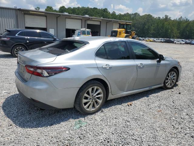 4T1C11AK2NU643073 - 2022 TOYOTA CAMRY LE ვერცხლისფერი ფოტო 3