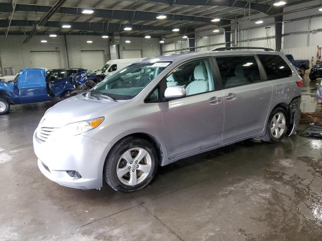 2017 TOYOTA SIENNA LE, 