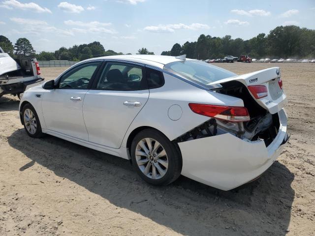 5XXGT4L3XGG004911 - 2016 KIA OPTIMA LX WHITE photo 2