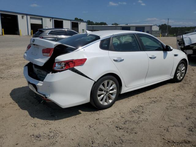5XXGT4L3XGG004911 - 2016 KIA OPTIMA LX WHITE photo 3