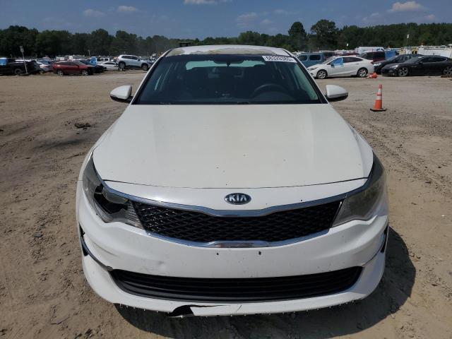5XXGT4L3XGG004911 - 2016 KIA OPTIMA LX WHITE photo 5