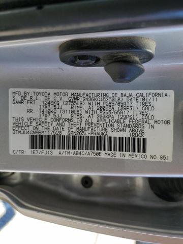 3TMJU4GN9BM117528 - 2011 TOYOTA TACOMA DOUBLE CAB PRERUNNER SILVER photo 12