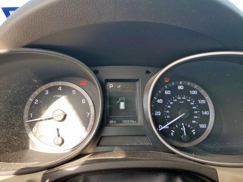 5XYZU3LB9HG417715 - 2017 HYUNDAI SANTA FE S GRAY photo 9