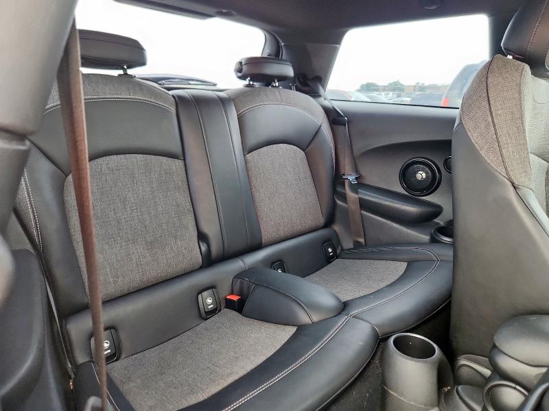 WMWXP7C53J2A48608 - 2018 MINI COOPER S GRAY photo 10