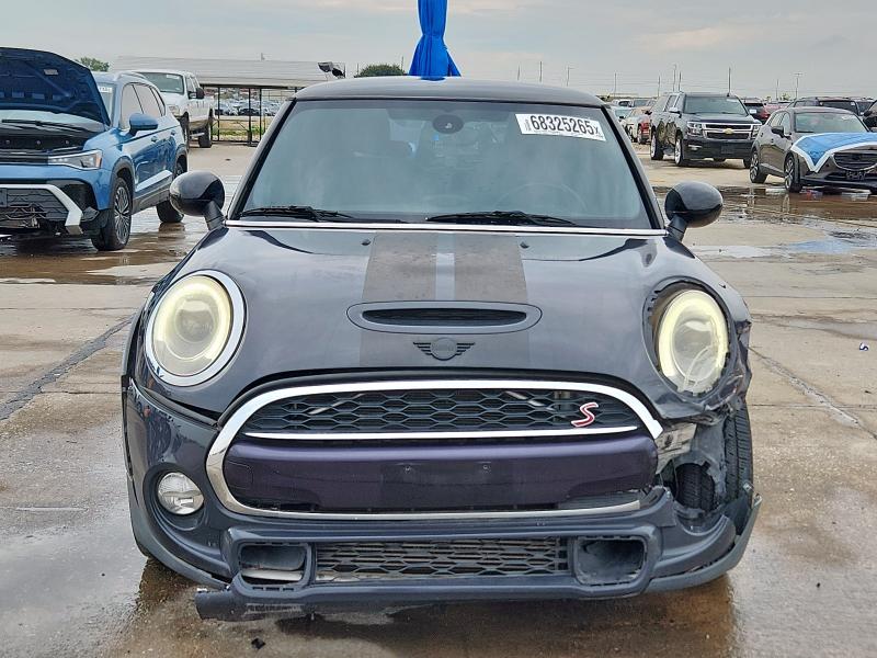 WMWXP7C53J2A48608 - 2018 MINI COOPER S GRAY photo 5