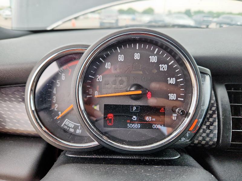 WMWXP7C53J2A48608 - 2018 MINI COOPER S GRAY photo 9