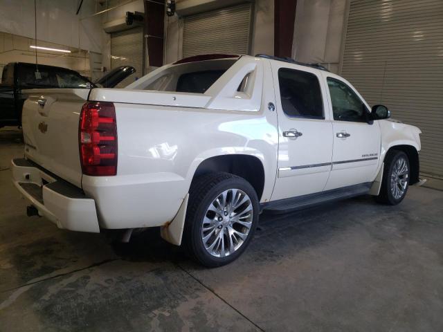 3GNTKGE74DG349841 - 2013 CHEVROLET AVALANCHE LTZ WHITE photo 3