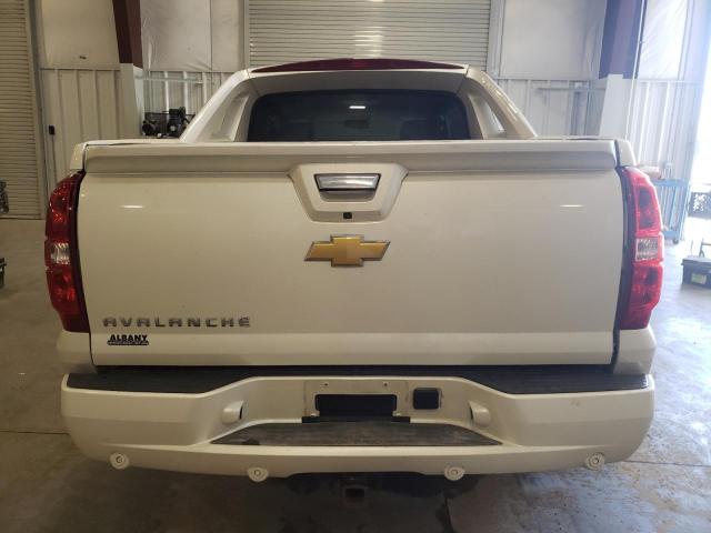 3GNTKGE74DG349841 - 2013 CHEVROLET AVALANCHE LTZ WHITE photo 6