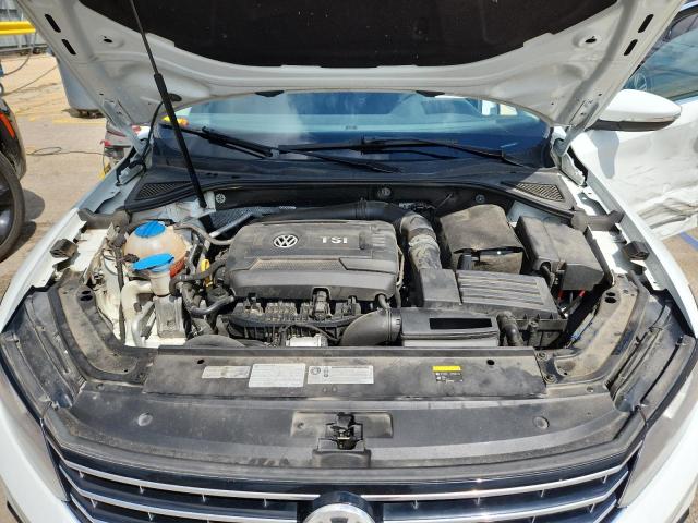 1VWAT7A3XHC014668 - 2017 VOLKSWAGEN PASSAT S WHITE photo 11