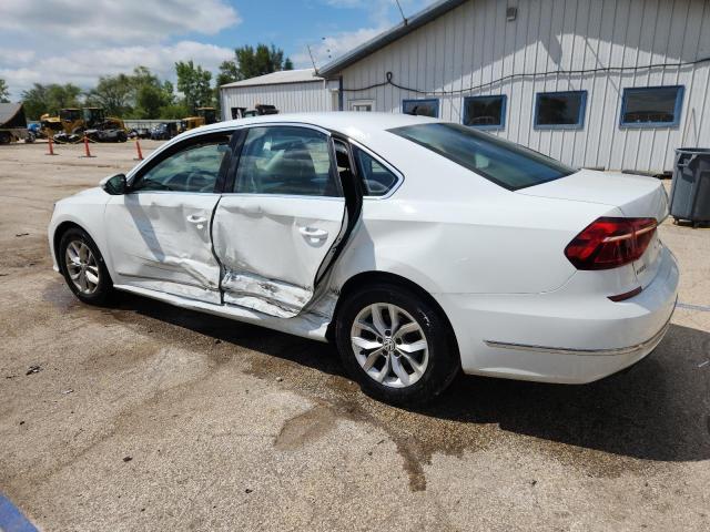 1VWAT7A3XHC014668 - 2017 VOLKSWAGEN PASSAT S WHITE photo 2