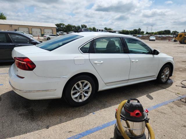 1VWAT7A3XHC014668 - 2017 VOLKSWAGEN PASSAT S WHITE photo 3