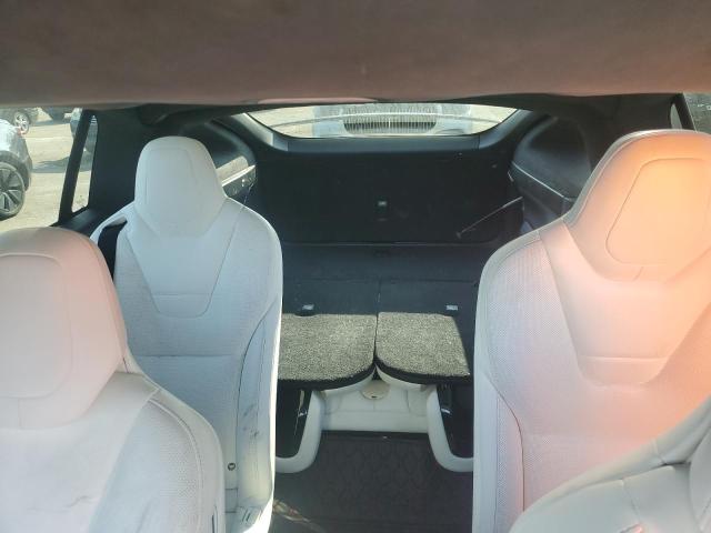 5YJXCBE22GF008219 - 2016 TESLA MODEL X WHITE photo 10