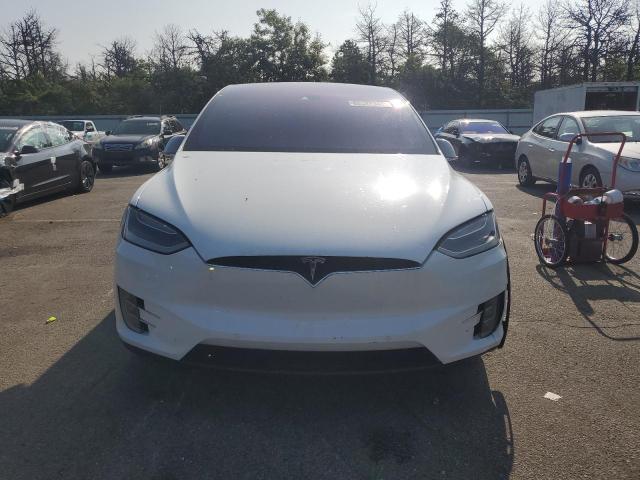 5YJXCBE22GF008219 - 2016 TESLA MODEL X WHITE photo 5