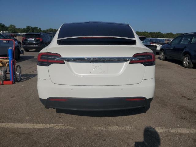 5YJXCBE22GF008219 - 2016 TESLA MODEL X WHITE photo 6