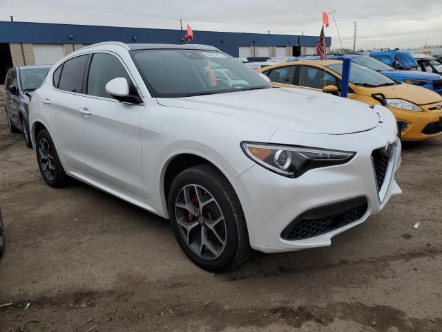 ZASPAKBN8M7D01698 - 2021 ALFA ROMEO STELVIO TI WHITE photo 4