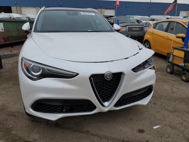 ZASPAKBN8M7D01698 - 2021 ALFA ROMEO STELVIO TI WHITE photo 5
