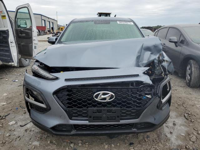 KM8K12AA5JU126028 - 2018 HYUNDAI KONA SE BLUE photo 5