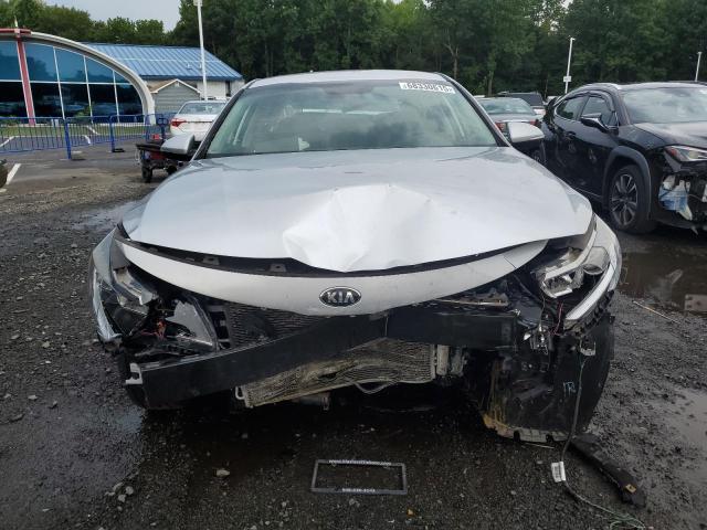 5XXGT4L38JG231974 - 2018 KIA OPTIMA LX SILVER photo 5
