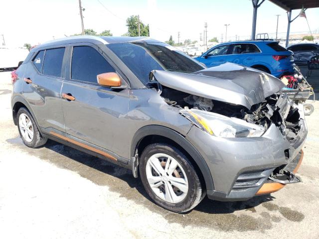 3N1CP5CU3JL509494 - 2018 NISSAN KICKS S GRAY photo 4