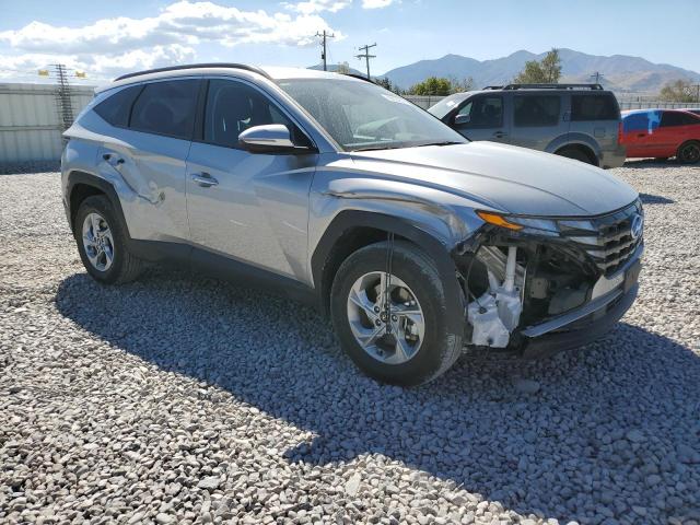 5NMJBCAE9NH037615 - 2022 HYUNDAI TUCSON SEL SILVER photo 4