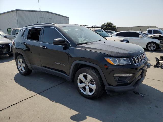 3C4NJCBB6JT466586 - 2018 JEEP COMPASS LATITUDE BLACK photo 4