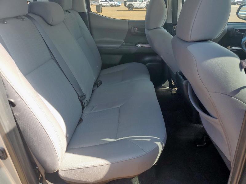 3TMAZ5CN4HM044042 - 2017 TOYOTA TACOMA DOUBLE CAB 银色 照片 10