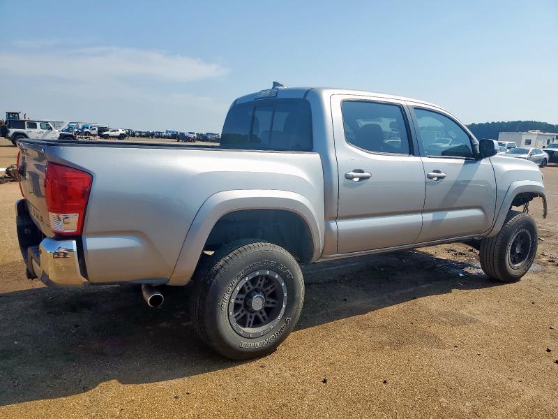 3TMAZ5CN4HM044042 - 2017 TOYOTA TACOMA DOUBLE CAB 银色 照片 3