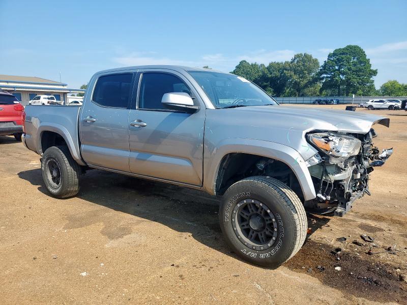 3TMAZ5CN4HM044042 - 2017 TOYOTA TACOMA DOUBLE CAB 银色 照片 4