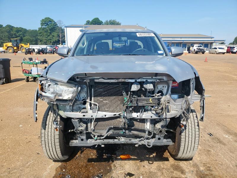 3TMAZ5CN4HM044042 - 2017 TOYOTA TACOMA DOUBLE CAB 银色 照片 5