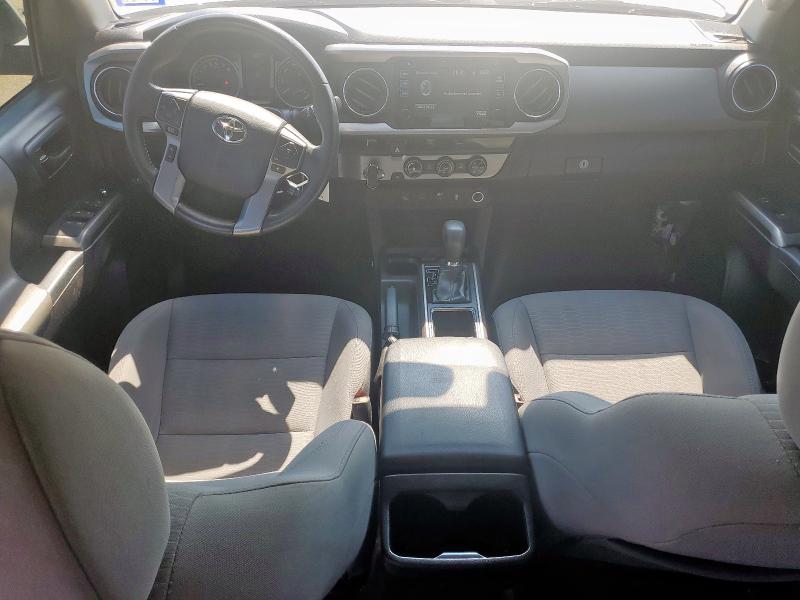 3TMAZ5CN4HM044042 - 2017 TOYOTA TACOMA DOUBLE CAB 银色 照片 8