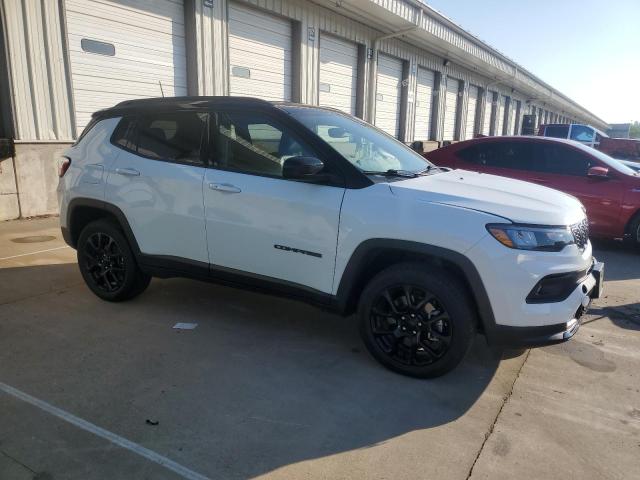 3C4NJDBN4RT115283 - 2024 JEEP COMPASS LATITUDE WHITE photo 4