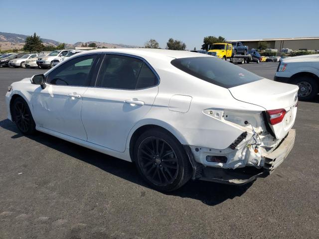 4T1B11HKXJU584978 - 2018 TOYOTA CAMRY L WHITE photo 2