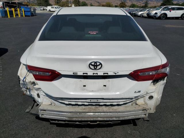 4T1B11HKXJU584978 - 2018 TOYOTA CAMRY L WHITE photo 6