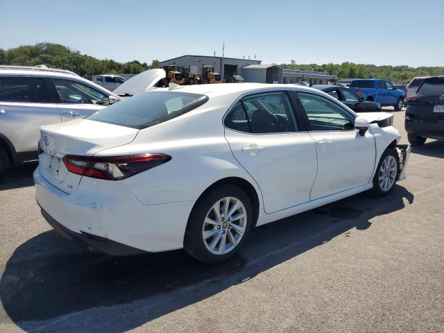 4T1C11AK0RU908255 - 2024 TOYOTA CAMRY LE WHITE photo 3