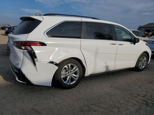 5TDDSKFC9NS062025 - 2022 TOYOTA SIENNA XSE WHITE photo 3