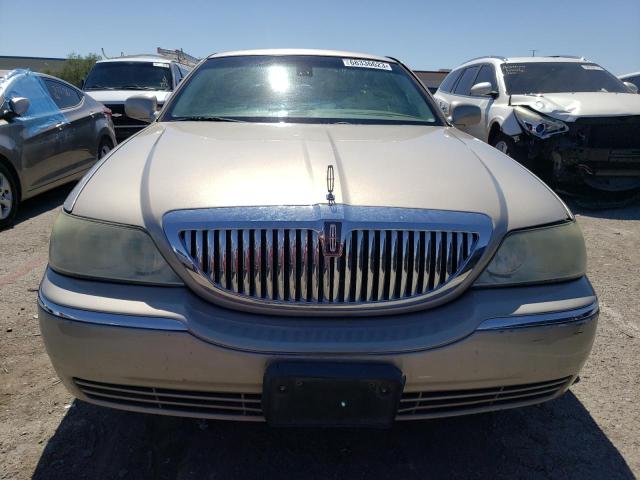 1LNHM82W53Y650046 - 2003 LINCOLN TOWN CAR SIGNATURE TAN photo 5