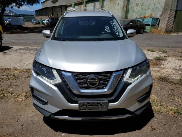 JN8AT2MT3JW465788 - 2018 NISSAN ROGUE S SILVER photo 5