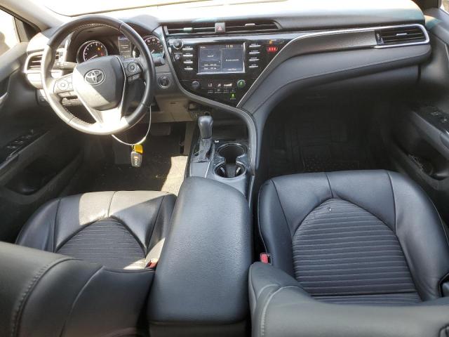 4T1B11HK7JU002111 - 2018 TOYOTA CAMRY L SILVER photo 8