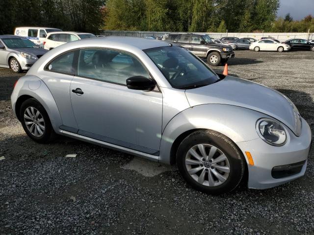 3VWFP7AT4DM660307 - 2013 VOLKSWAGEN BEETLE SILVER photo 4