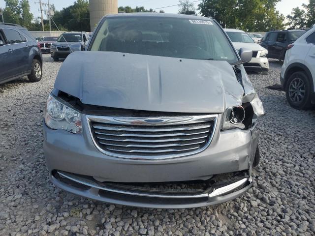 2C4RC1BG3FR562715 - 2015 CHRYSLER TOWN & COU TOURING SILVER photo 5