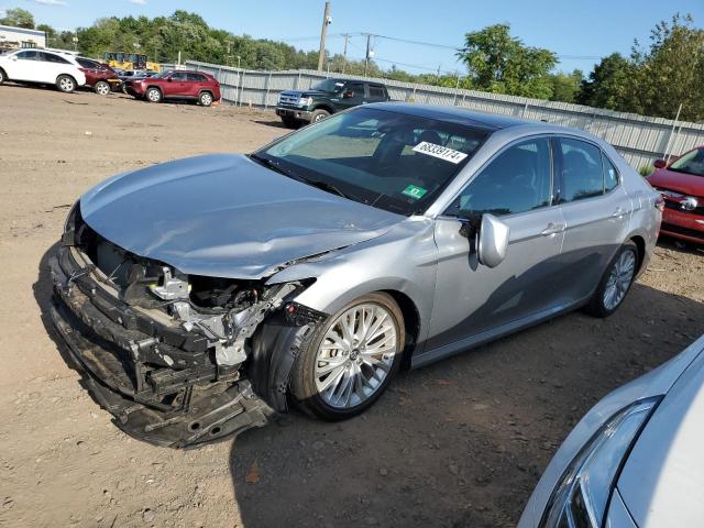 4T1B11HK8JU153278 - 2018 TOYOTA CAMRY L SILVER photo 1