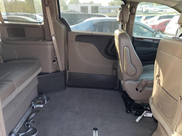 2C4RC1CG0CR269512 - 2012 CHRYSLER TOWN & COU TOURING L TAN photo 11