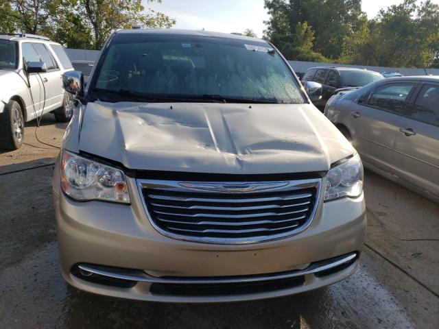 2C4RC1CG0CR269512 - 2012 CHRYSLER TOWN & COU TOURING L TAN photo 5