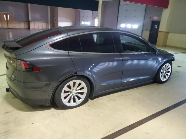 5YJXCBE4XGFS00540 - 2016 TESLA MODEL X SILVER photo 3