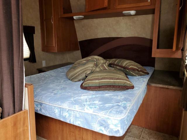 1UJBJ0BM6A18E0586 - 2010 JAYCO JAY FLIGHT CREAM photo 5