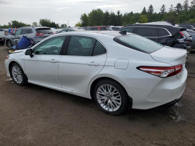 4T1B11HK5JU027203 - 2018 TOYOTA CAMRY L WHITE photo 2