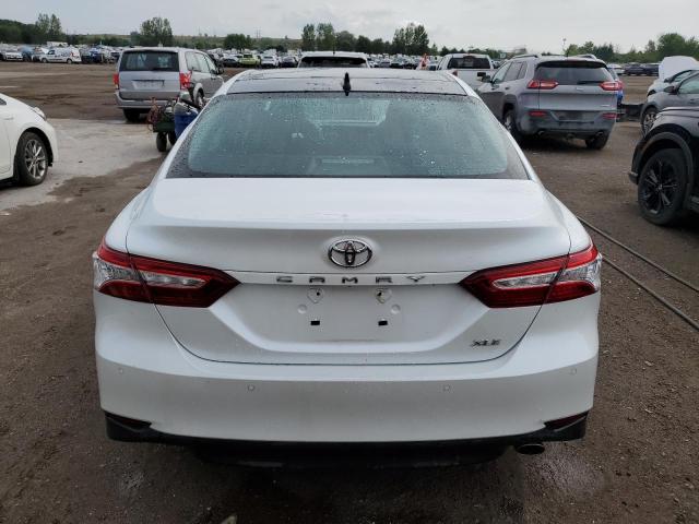 4T1B11HK5JU027203 - 2018 TOYOTA CAMRY L WHITE photo 6
